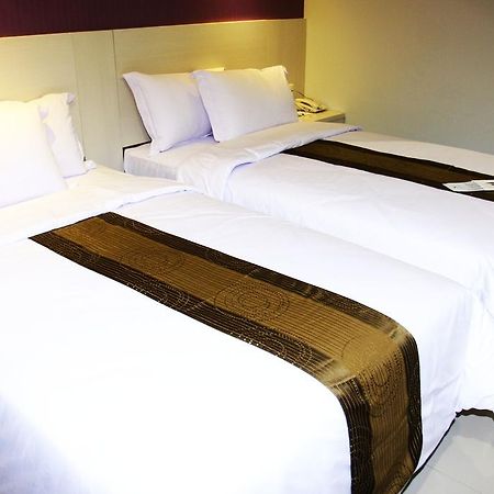 Vio Surapati Bandung Hotell Exteriör bild